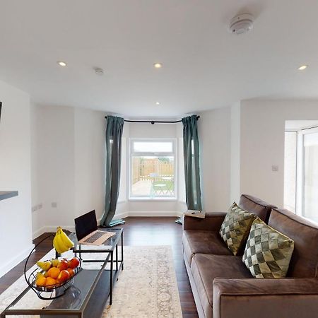 Stylish Apartment W/ Private Garden - Dog Friendly Newport  Eksteriør billede