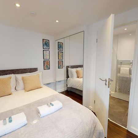 Stylish Apartment W/ Private Garden - Dog Friendly Newport  Eksteriør billede