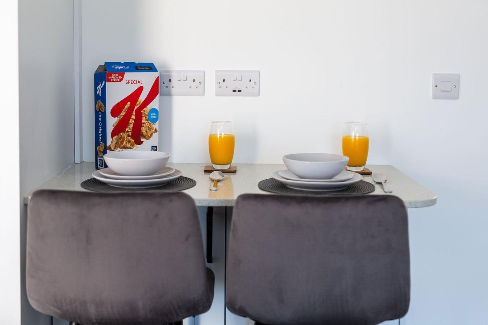 Stylish Apartment W/ Private Garden - Dog Friendly Newport  Eksteriør billede