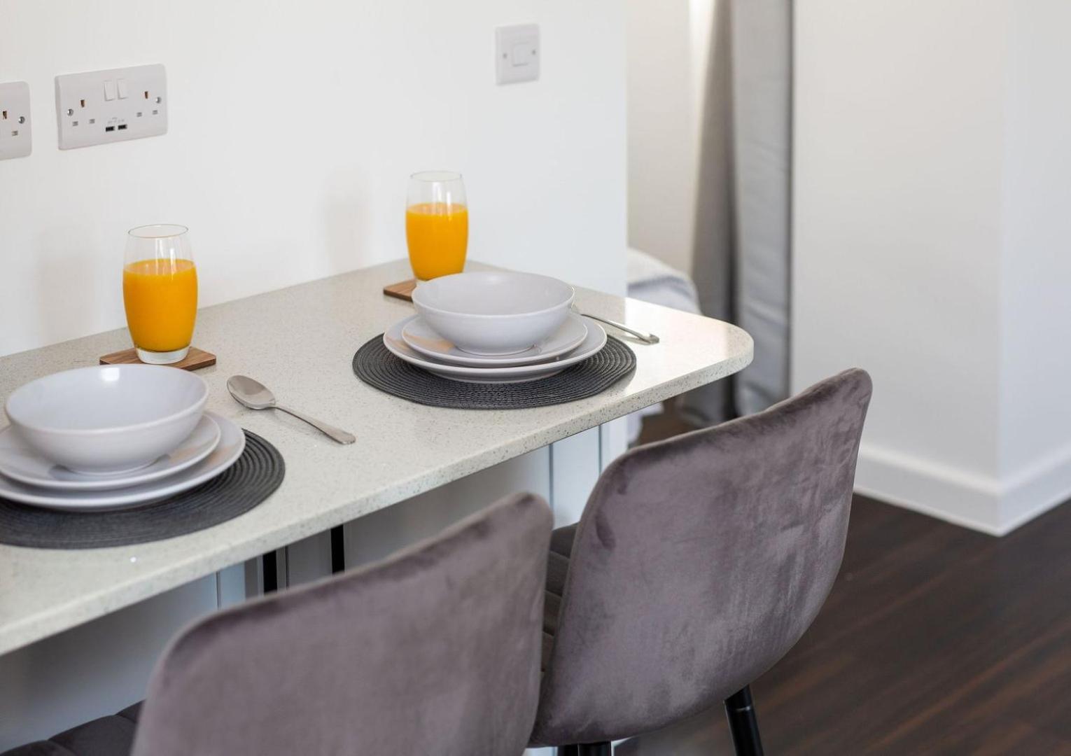 Stylish Apartment W/ Private Garden - Dog Friendly Newport  Eksteriør billede