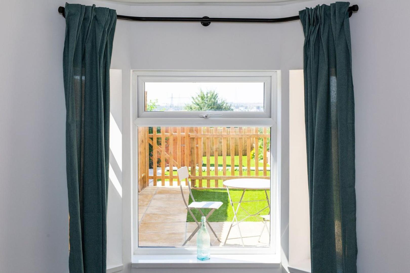 Stylish Apartment W/ Private Garden - Dog Friendly Newport  Eksteriør billede