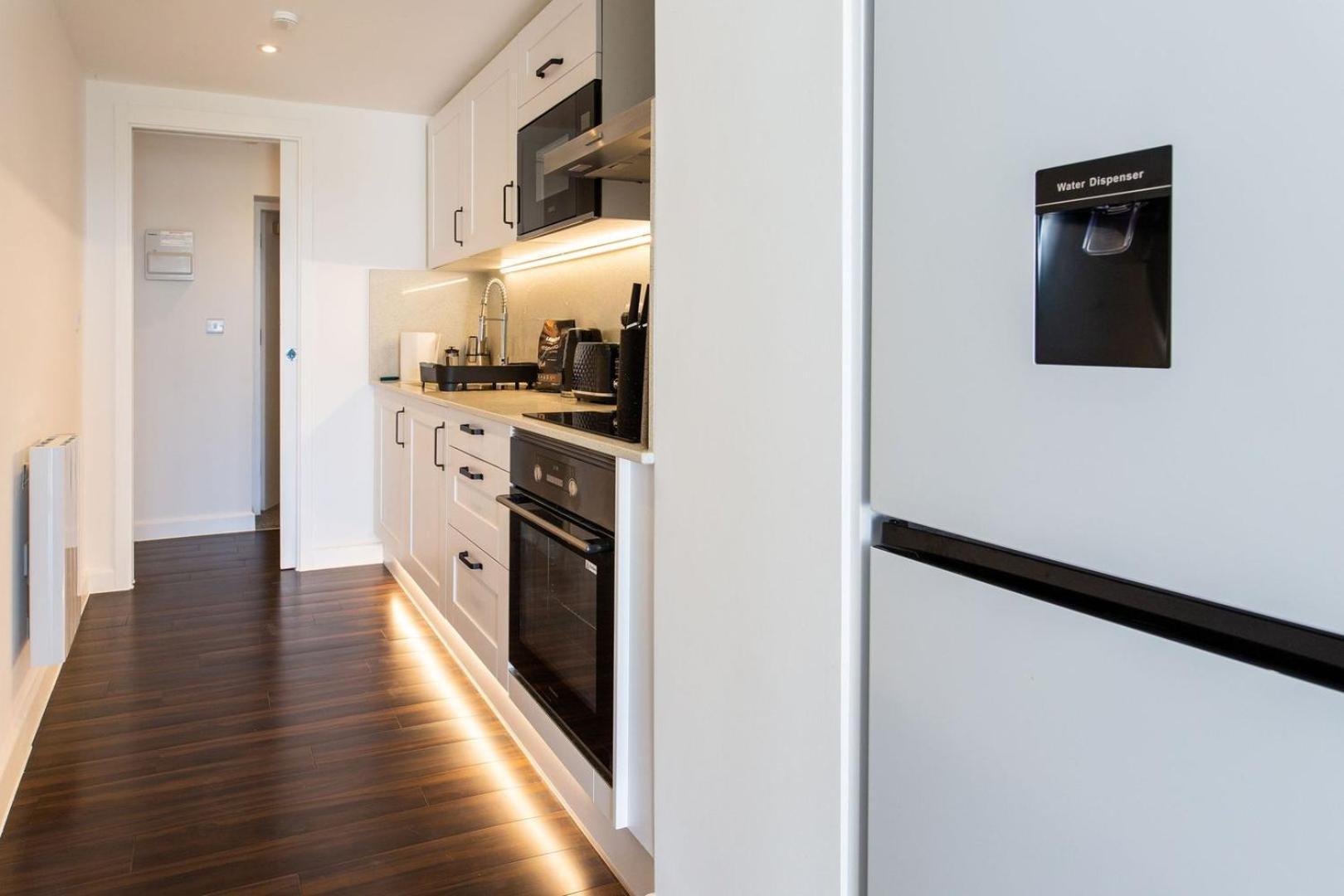 Stylish Apartment W/ Private Garden - Dog Friendly Newport  Eksteriør billede