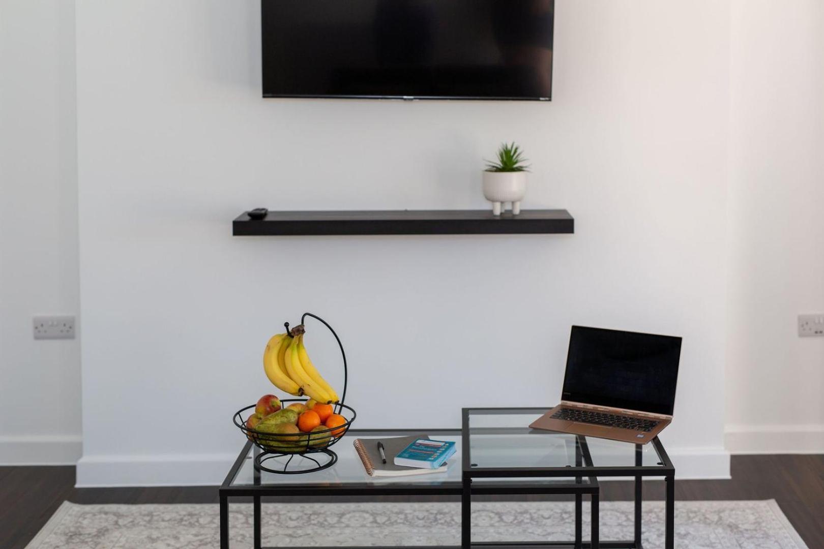Stylish Apartment W/ Private Garden - Dog Friendly Newport  Eksteriør billede