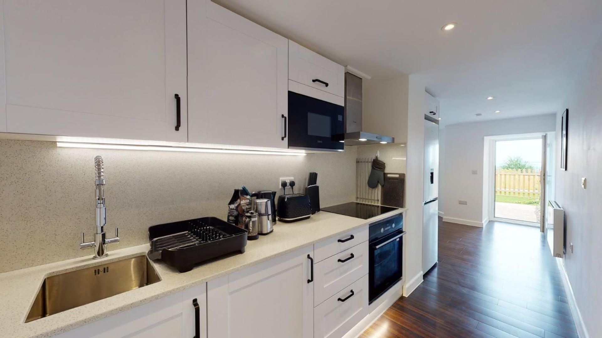 Stylish Apartment W/ Private Garden - Dog Friendly Newport  Eksteriør billede