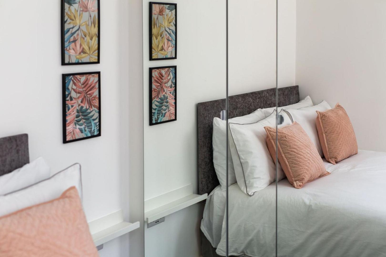 Stylish Apartment W/ Private Garden - Dog Friendly Newport  Eksteriør billede