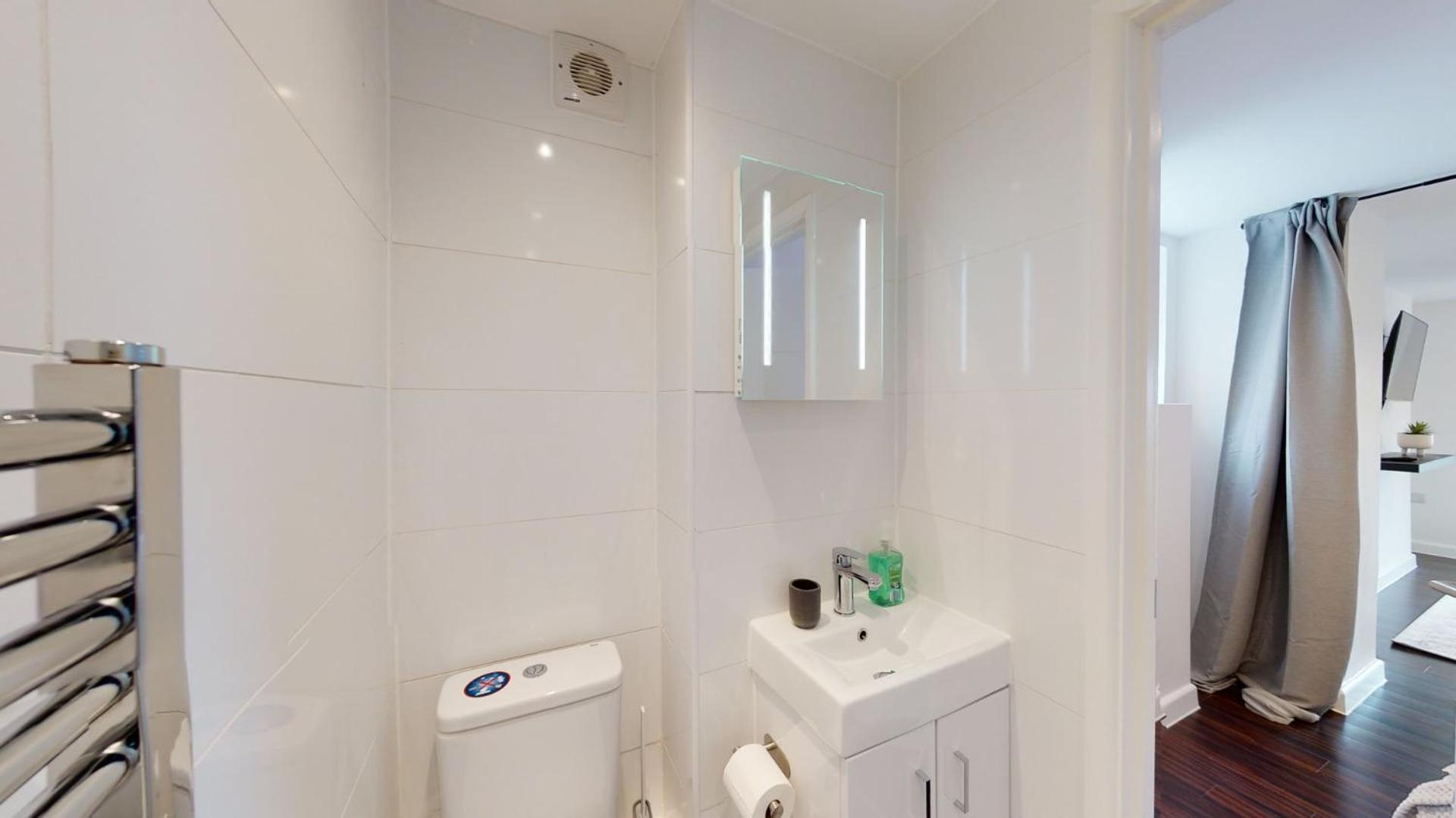 Stylish Apartment W/ Private Garden - Dog Friendly Newport  Eksteriør billede